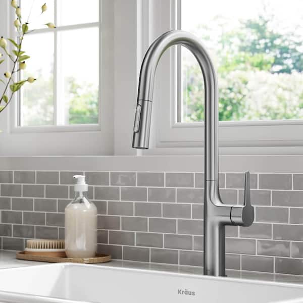 Oletto Single Handle Pull Down Sprayer Kitchen Faucet in Spot Free Stainless Steel