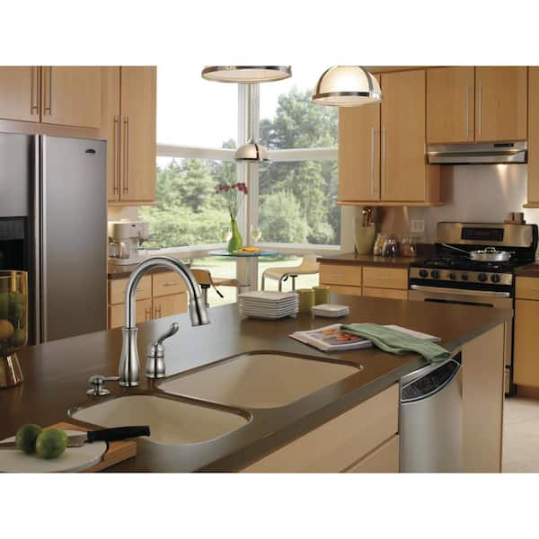 Leland Single-Handle Pull-Down Sprayer Kitchen Faucet with Soap Dispenser and MagnaTite Docking in Stainless