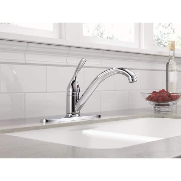 Classic Single-Handle Standard Kitchen Faucet in Chrome