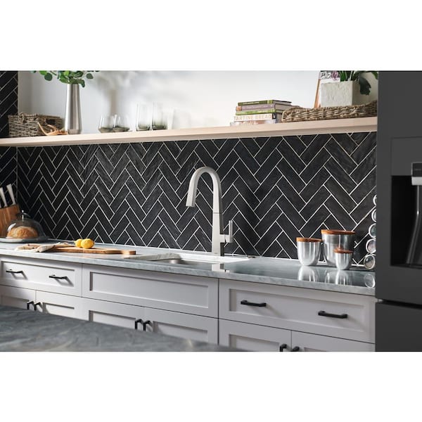 Nio Single-Handle Pull-Down Sprayer Kitchen Faucet with Reflex and Power Clean in Spot Resist Stainless