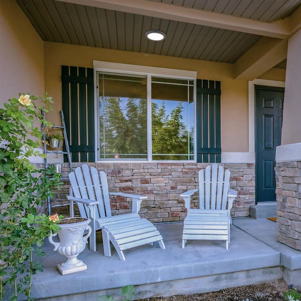 Round 5 in. 1-Light Black LED Flush Mount in 3000K