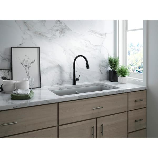 Simplice Single-Handle Pull-Down Sprayer Kitchen Faucet with DockNetik and Sweep Spray in Matte Black