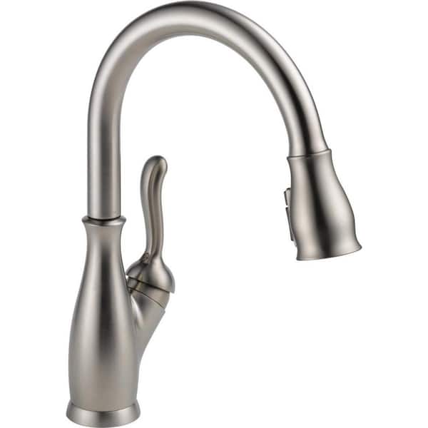 Leland Single-Handle Pull-Down Sprayer Kitchen Faucet w/ShieldSpray and MagnaTite Docking in SpotShield Stainless