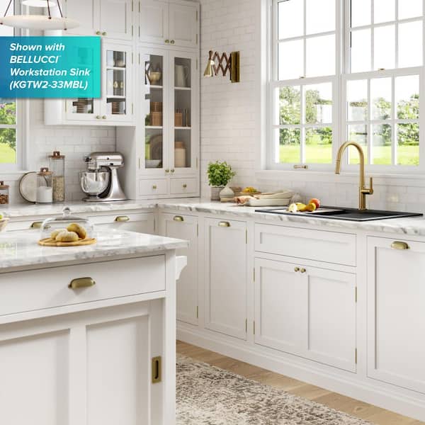 Oletto Single-Handle Pull-Down Sprayer Kitchen Faucet in Brushed Brass