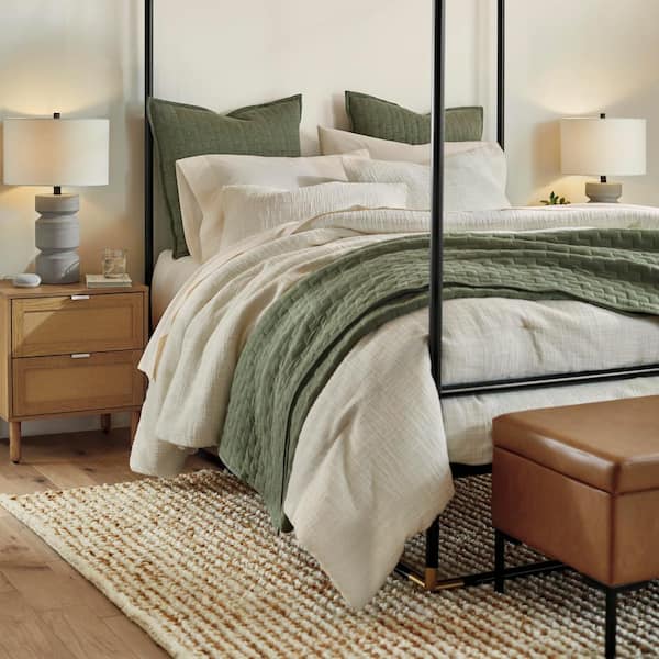 Reyna Table Lamp in Concrete