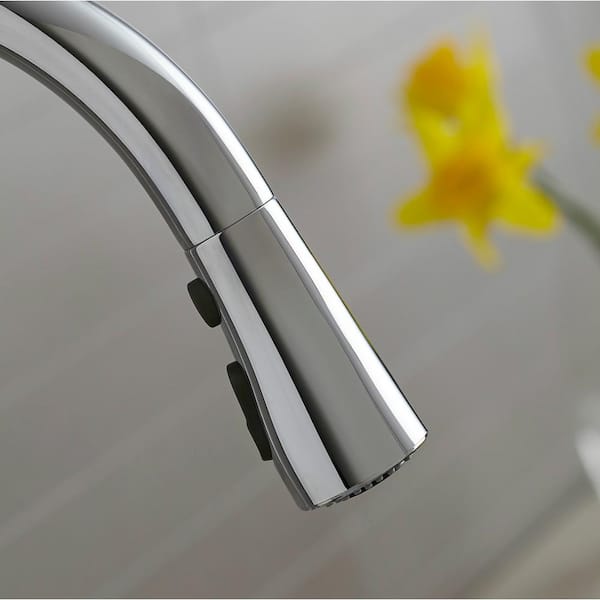 Simplice Single-Handle Pull-Down Sprayer Kitchen Faucet with DockNetik and Sweep Spray in Polished Chrome