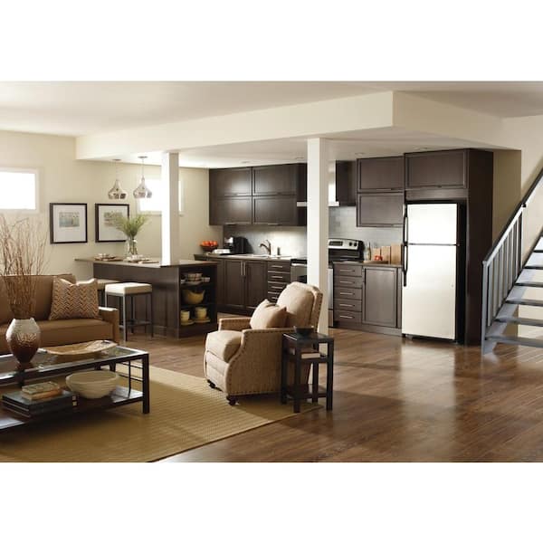 Integra Single-Handle Pull-Out Sprayer Kitchen Faucet with Power Clean in Chrome