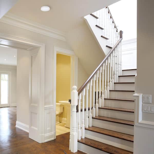 Round 15 in. 1-Light White LED Flush Mount