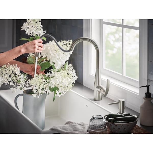 Reyes Single-Handle Pull-Down Sprayer Kitchen Faucet with Reflex and Power Clean in Spot Resist Stainless