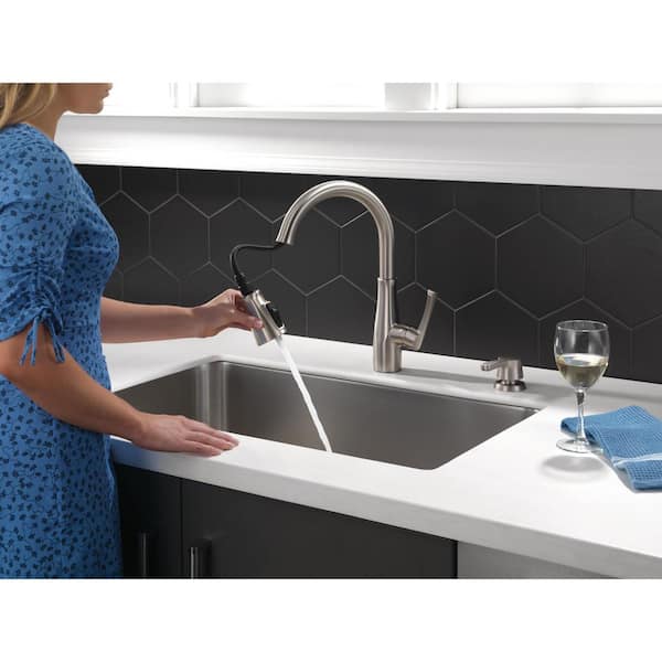 Owendale Single-Handle Pull-Down Sprayer Kitchen Faucet with ShieldSpray Technology in SpotShield Stainless