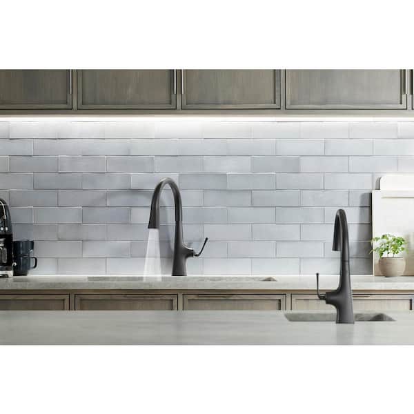 Graze Single-Handle Pull-Down Sprayer Kitchen Faucet with 3-Function Sprayhead in Matte Black