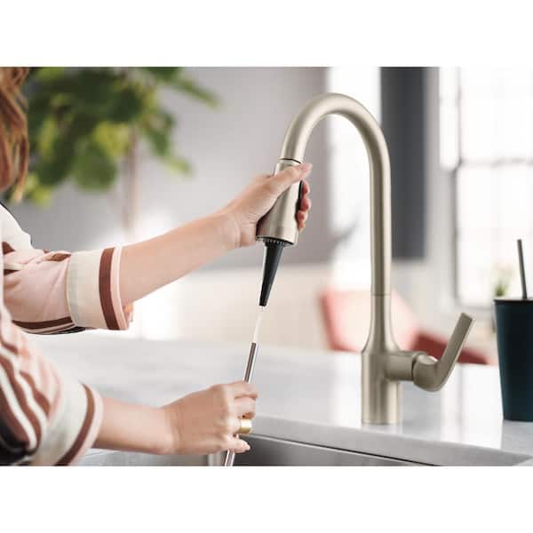Milton Single-Handle Pull-Down Sprayer Kitchen Faucet with Reflex and Power Clean Attachments in Spot Resist Stainless