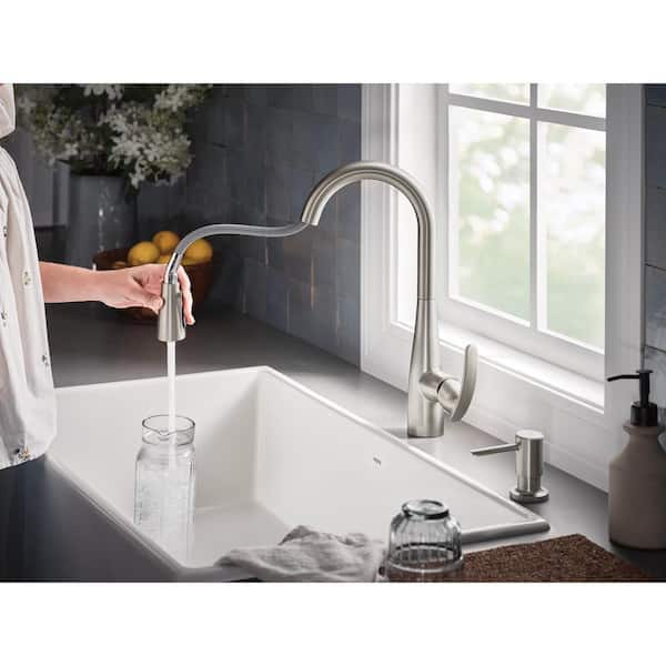 Reyes Single-Handle Pull-Down Sprayer Kitchen Faucet with Reflex and Power Clean in Spot Resist Stainless
