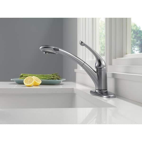 Signature Single-Handle Pull-Out Sprayer Kitchen Faucet In Arctic Stainless