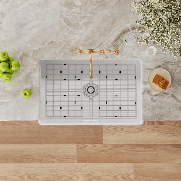 White Fireclay 30 in. x 20 in. Single Bowl Farmhouse Apron Front Kitchen Sink with Bottom Grid and Strainer