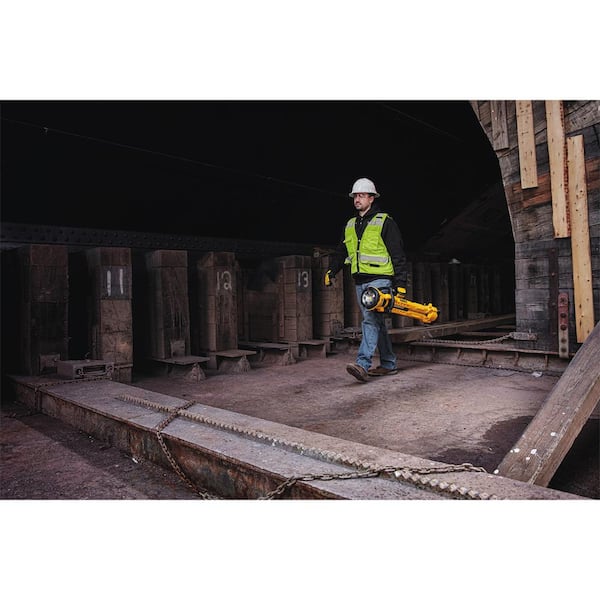 20V MAX 3000-Lumen Adjustable LED Tripod Light