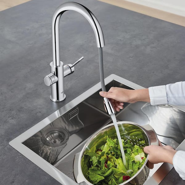 Blue Professional Starter Kit Round Single-Handle Beverage Faucet with Pull-Out Spray in StarLight Chrome