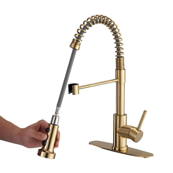 Single Handle Pull Down Sprayer Kitchen Faucet in Brushed Gold