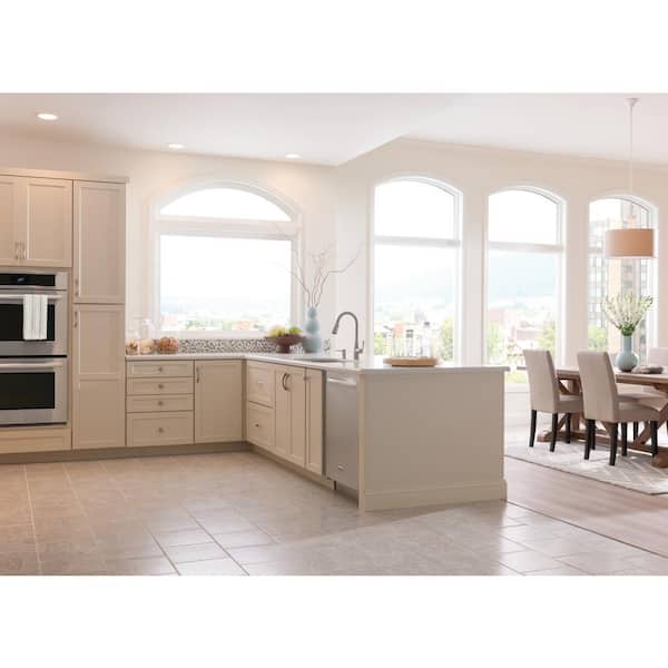 Essie Single-Handle Pull-Down Sprayer Kitchen Faucet with Reflex and Power Clean in Spot Resist Stainless