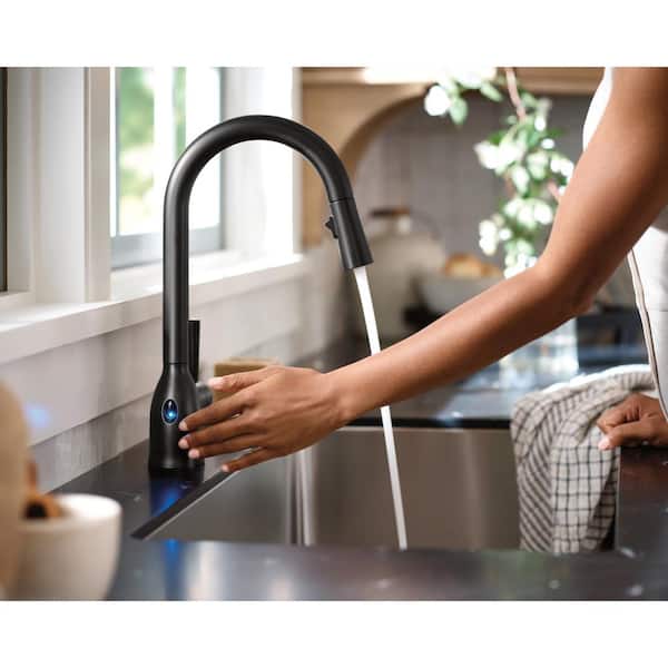 Adler Touchless Single-Handle Pull-Down Sprayer Kitchen Faucet with MotionSense Wave and Power Clean in Matte Black