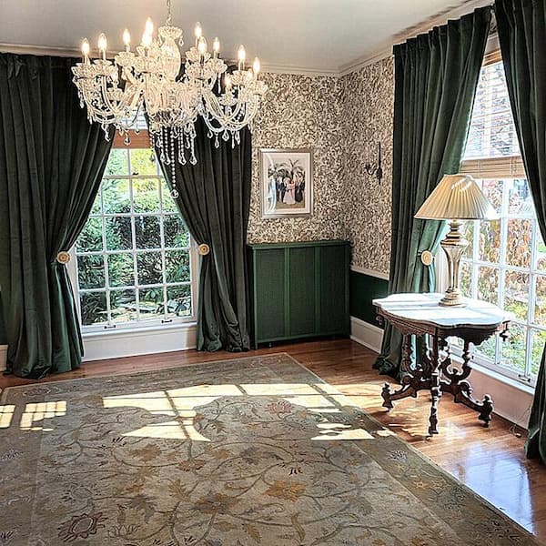 Atlanta 18-Light Clear Candle Style Classic/Traditional Chandelier with Crystal Accents