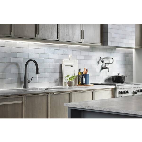 Graze Single-Handle Pull-Down Sprayer Kitchen Faucet with 3-Function Sprayhead in Matte Black