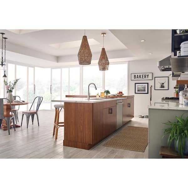 Sleek Single-Handle Pull-Down Sprayer Kitchen Faucet with Reflex and Power Clean in Spot Resist Stainless