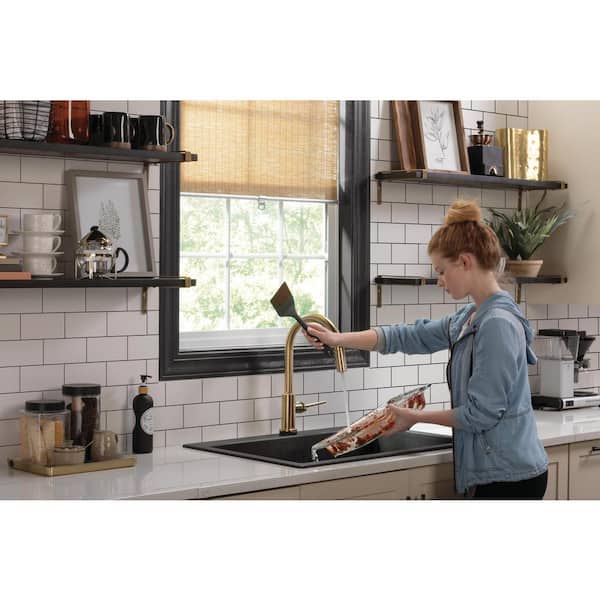 Trinsic Single-Handle Pull-Down Sprayer Kitchen Faucet with Touch2O Technology in Champagne Bronze