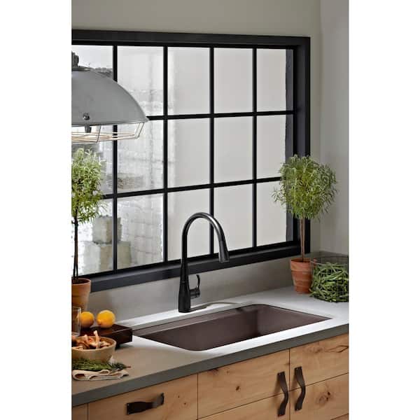 Simplice Single-Handle Pull-Down Sprayer Kitchen Faucet with DockNetik and Sweep Spray in Matte Black