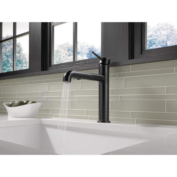 Trinsic Single-Handle Pull-Out Sprayer Kitchen Faucet In Matte Black