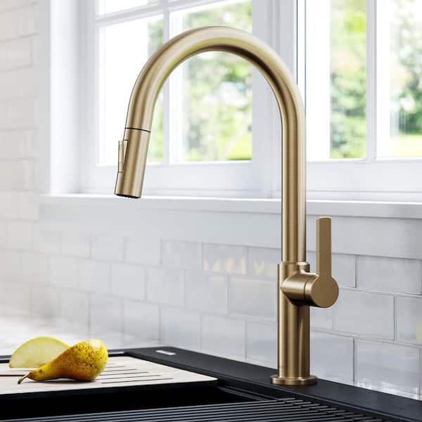 Oletto Single-Handle Pull-Down Sprayer Kitchen Faucet in Spot Free Antique Champagne Bronze