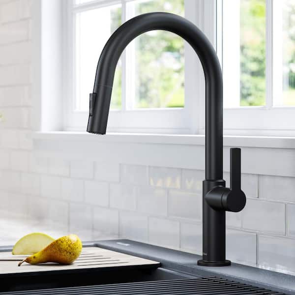 Oletto Single-Handle Pull-Down Sprayer Kitchen Faucet in Matte Black