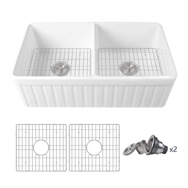 33 in. Farmhouse Apron Front Single Bowl Kitchen Sink in White Fireclay, Grids and Strainer Included