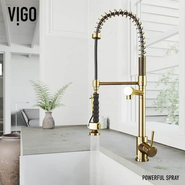 Zurich Single Handle Pull-Down Sprayer Kitchen Faucet in Matte Brushed Gold