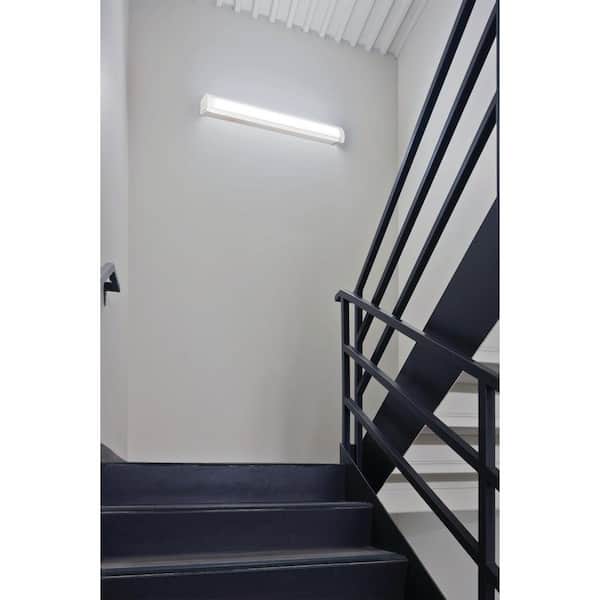 4 ft. 2000/3000/4000 Lumens Integrated LED White Low Profile Wraparound Light Fixture, 3000K/4000K/5000K