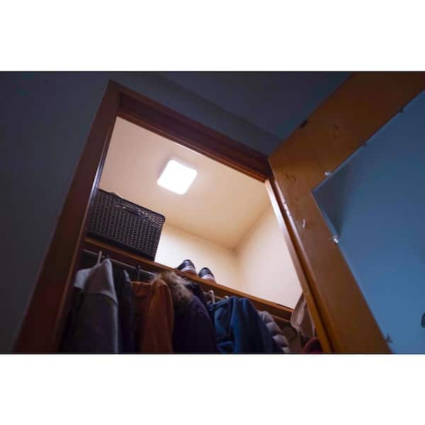 Battery Operated LED White Ceiling Puck Light with Adjustable White and Dual Activation