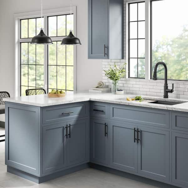 Allyn Transitional Industrial Pull-Down Single Handle Kitchen Faucet in Matte Black