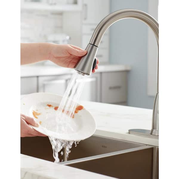 Market Single-Handle Pull-Down Sprayer Kitchen Faucet in Brushed Nickel