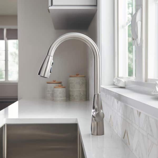 Fairbury 2S Single-Handle Pull-Down Sprayer Kitchen Faucet in Stainless Steel