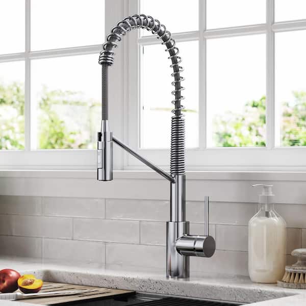 Oletto Single-Handle Pull-Down Sprayer Kitchen Faucet in Chrome