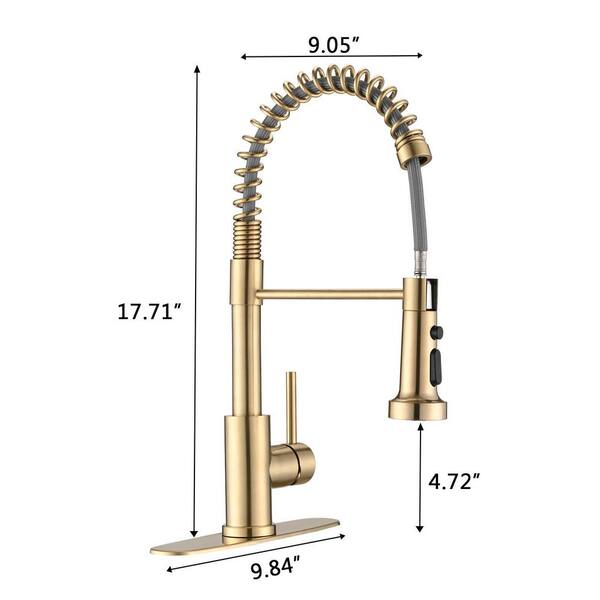 Single Handle Pull Down Sprayer Kitchen Faucet in Brushed Gold