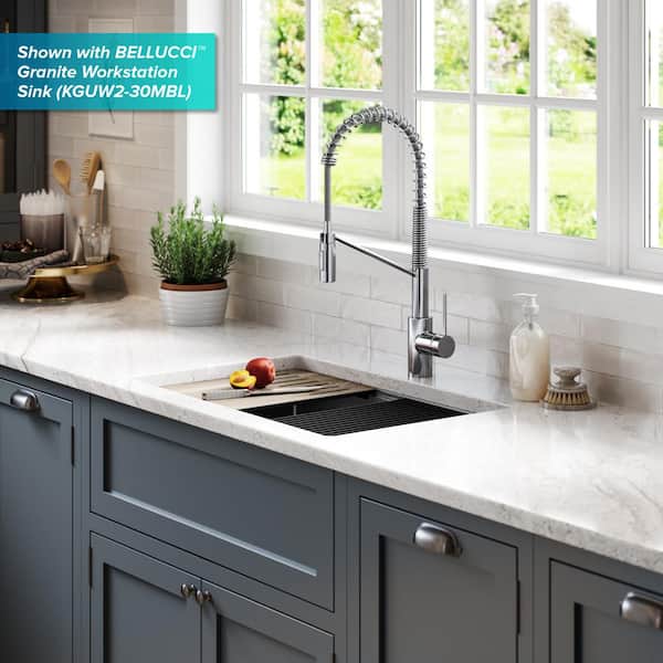 Oletto Single-Handle Pull-Down Sprayer Kitchen Faucet in Chrome