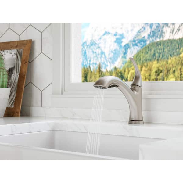 Wray Single-Handle Pull-Out Sprayer Kitchen Faucet in Spot Defense Stainless Steel