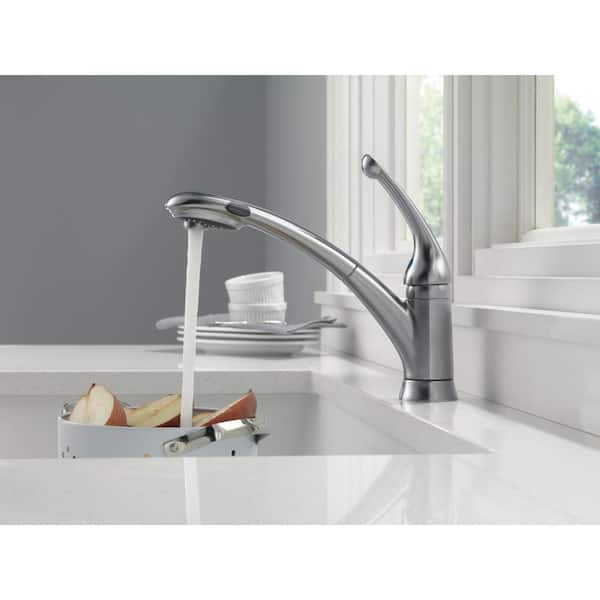 Signature Single-Handle Pull-Out Sprayer Kitchen Faucet In Arctic Stainless