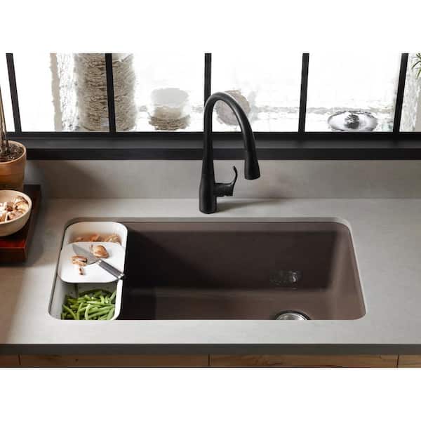 Simplice Single-Handle Pull-Down Sprayer Kitchen Faucet with DockNetik and Sweep Spray in Matte Black