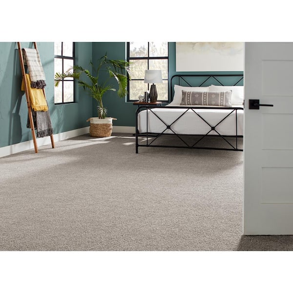 Huntcliff II Cloudmist Gray 39 oz. Triexta Texture Installed Carpet