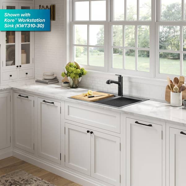 Allyn Pull-Out Single Handle Kitchen Faucet in Matte Black