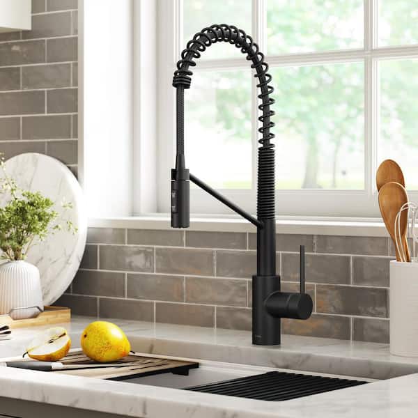 Oletto Single-Handle Pull-Down Sprayer Kitchen Faucet with QuickDock Top Mount Installation Assembly in Matte Black