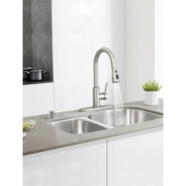 Garrick Single-Handle Pull-Down Sprayer Kitchen Faucet in Brushed Nickel