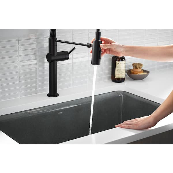 Crue Single-Handle Pull-Down Sprayer Kitchen Faucet in Matte Black